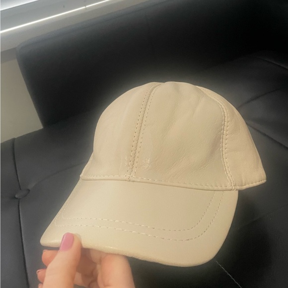 NWT AUTHENTIC sheepskin leather hat - Picture 5 of 8